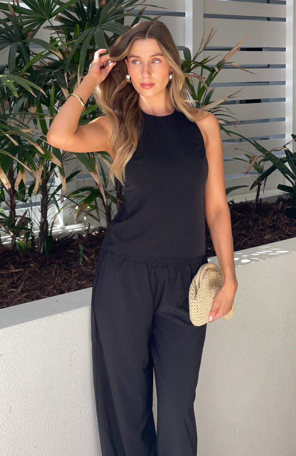 Way She Walks Top Black